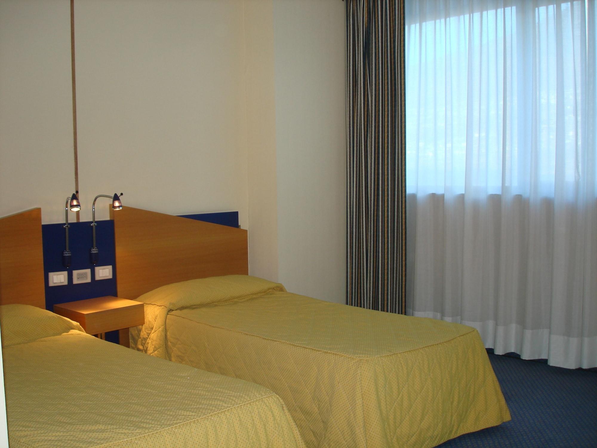 Hotel Express Aosta East Pollein Exterior foto