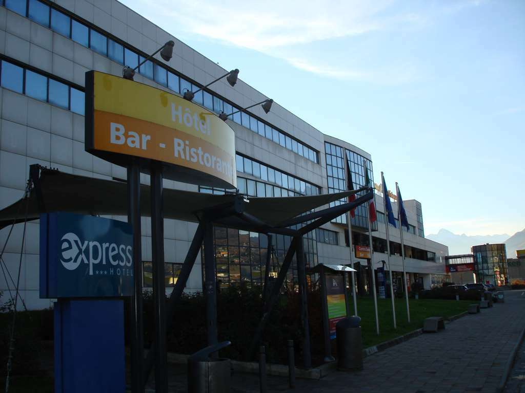 Hotel Express Aosta East Pollein Exterior foto